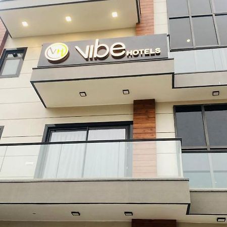 Vibe Hotel Noida Eksteriør billede